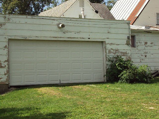 2nd image of 224 W Division St