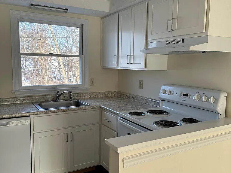 17 Glenwood Ave #23 — Photo 7