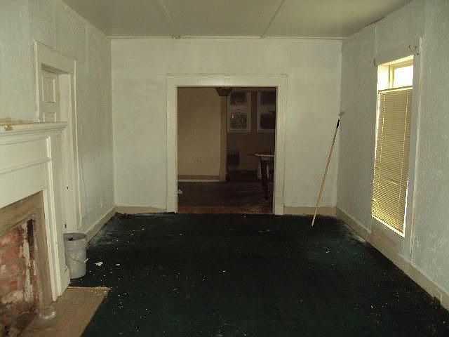 2nd image of 319 SE 21st St