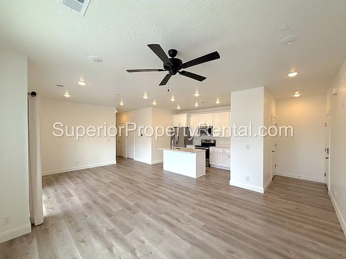 5801 S Garnet Dr #5204 — Photo 5
