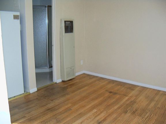 4th image of 205 N 23rd St APT 3