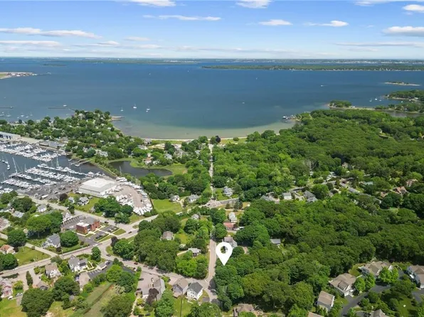 196 Beach St, North Kingstown, RI 02852