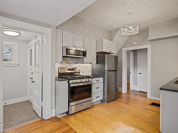 3rd image of 351 Eureka Ave SE #1