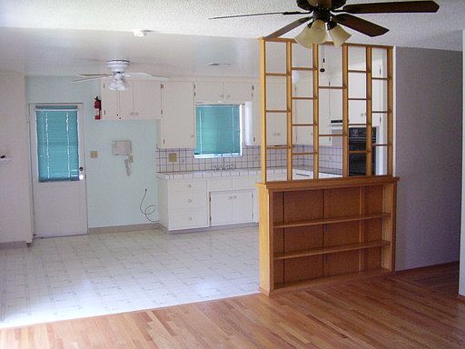 4th image of 427 E 2nd St