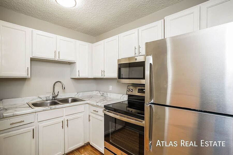 1st image of 1802 E Lasalle St #4