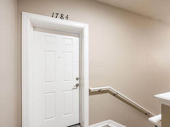 3rd image of 1784 Ridgecliff Rd