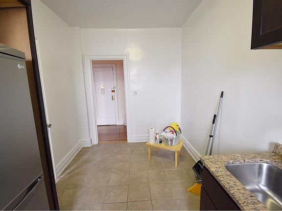 5th image of 3285 33rd St APT E5