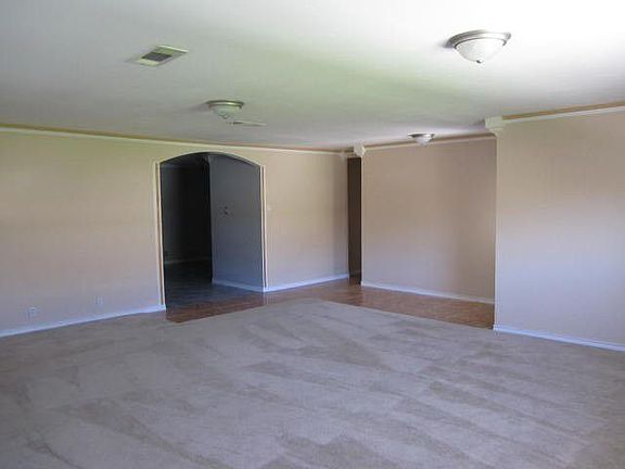 2nd image of 1220 East Fwy