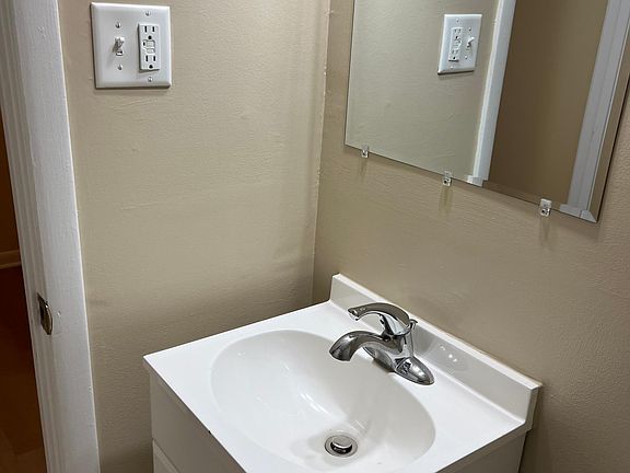 Downstairs half bath vanity.