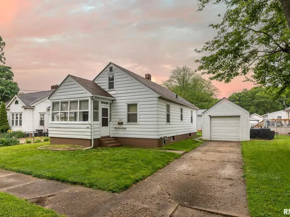 1205 N Capitol St, Pekin, IL 61554