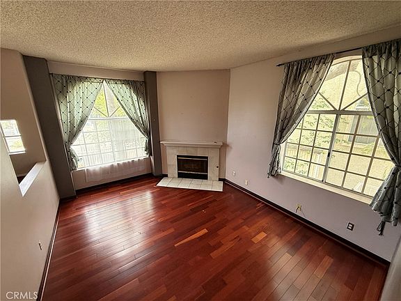 3rd image of 2348 Manhattan Beach Blvd