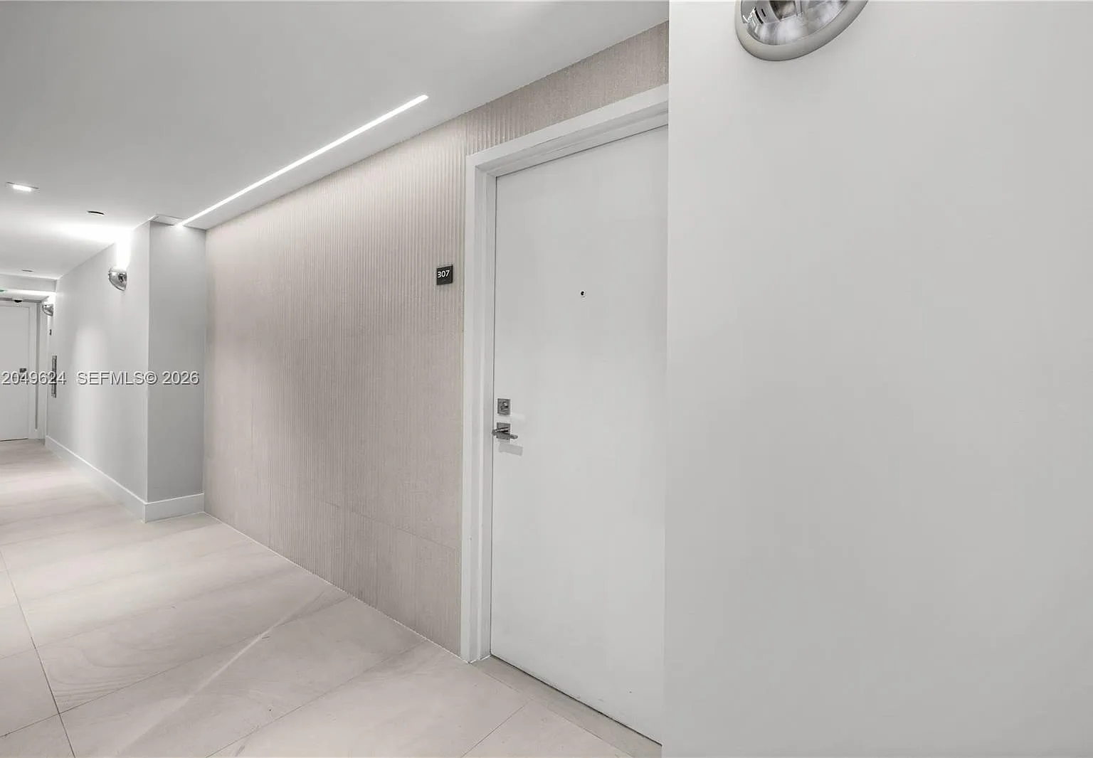 The Royal Club Condo — Photo 3