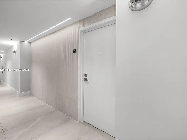 2457 Collins Ave #307 — Photo 3