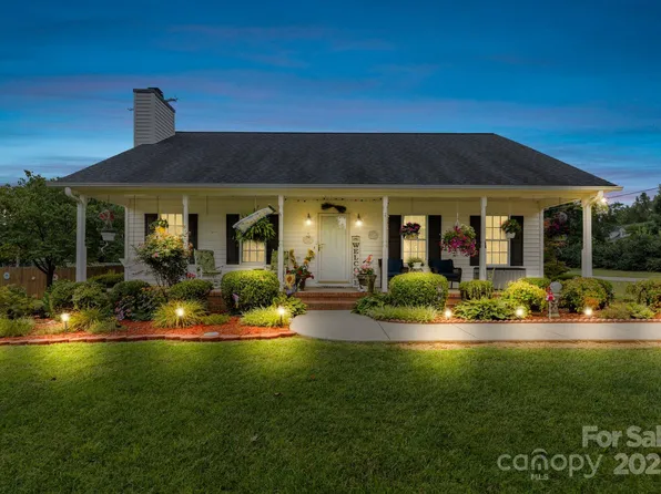 108 Camden Ct, Advance, NC 27006