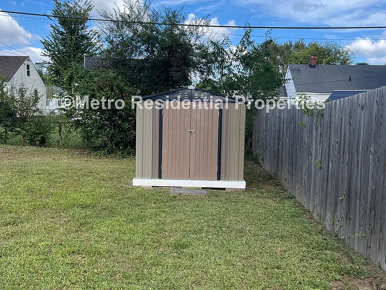1014 Nelson St — Photo 28