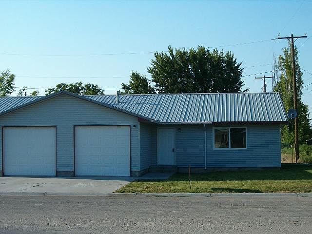 1st image of 206/208 E 10th St