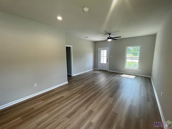 5th image of 32513 White Bloom Ln