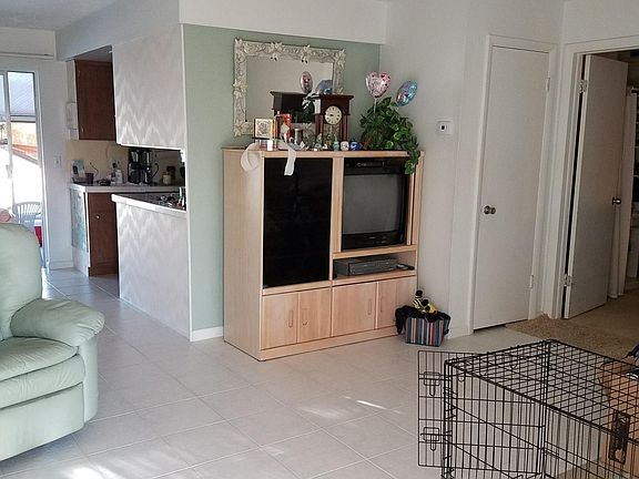 5th image of 850 E Waikiki Dr