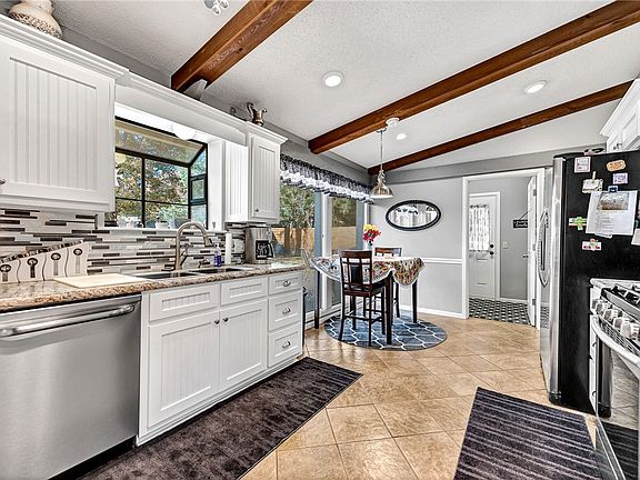 2nd image of 1207 W Countrywood Cir