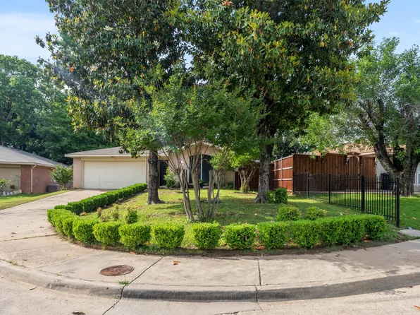 9452 Crimnson Ct, Dallas, TX 75217