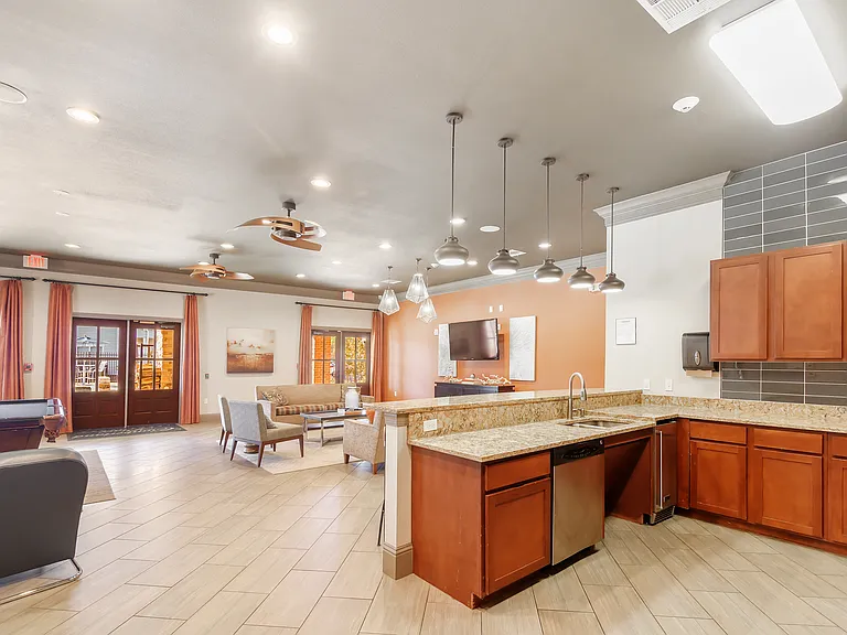 2051 W Cumberland Rd — Photo 16