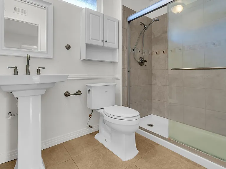 2750 N Canal St — Photo 14