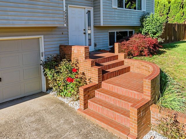 1st image of 5525 NE 23rd Ave