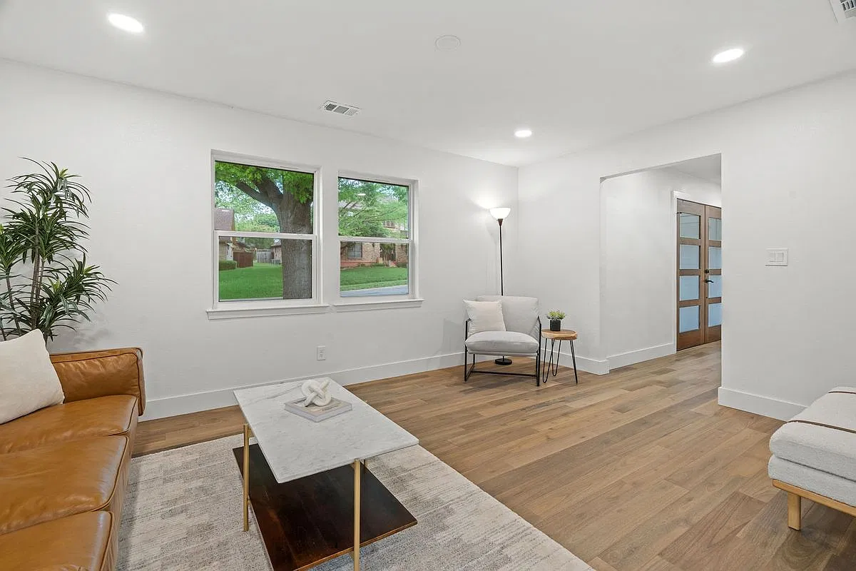 4 bed, 3.0 bath, 2622 sqft, $3,600 — Photo 3