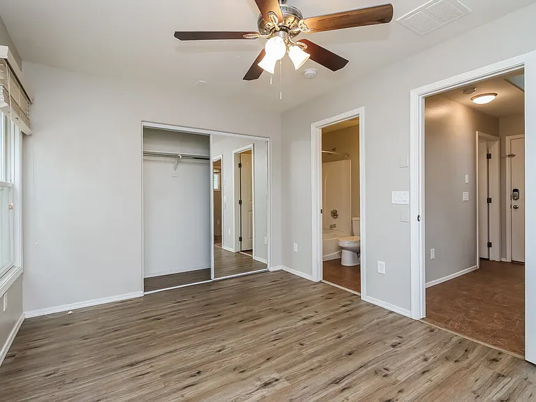 4068 E Windsor Dr — Photo 12