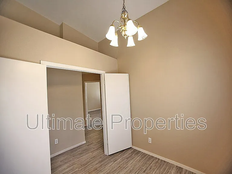 9903 N 77th Ave — Photo 9