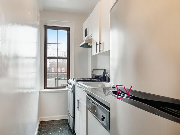 5th image of 80 Cranberry St #4D