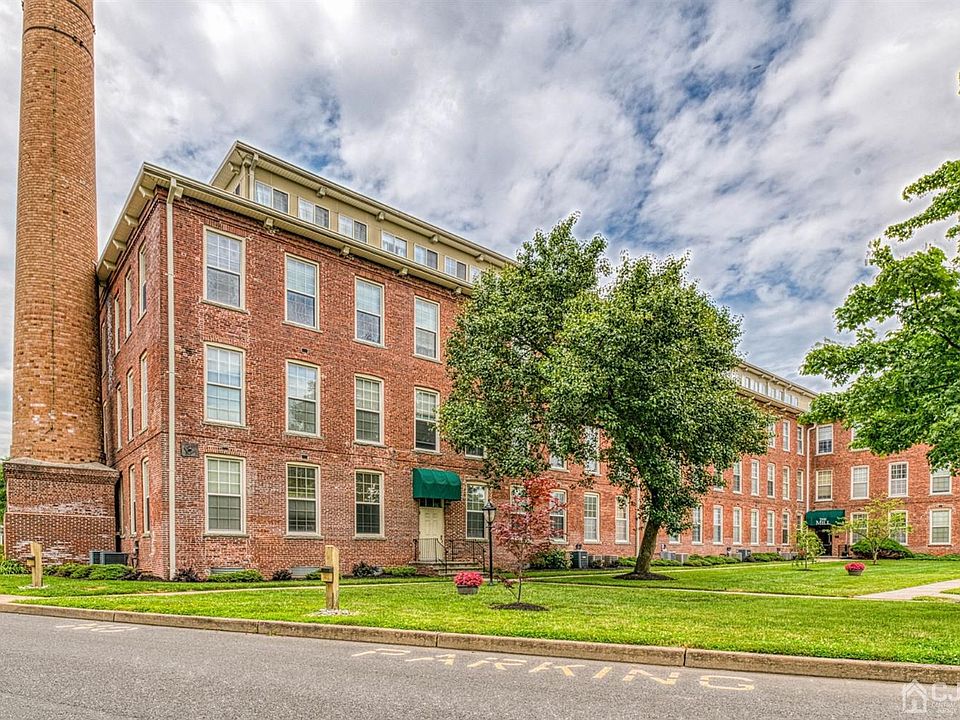 1st image of 40 Washington Ave APT 8