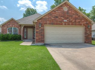 1837 S Lions Ave, Broken Arrow, OK 74012