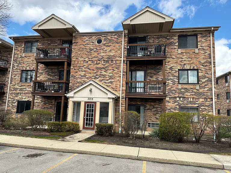 2215 Nichols Rd #C — Photo 1