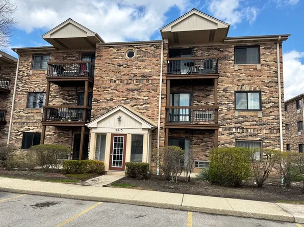 2215 Nichols Rd APT C, Arlington Heights, IL 60004