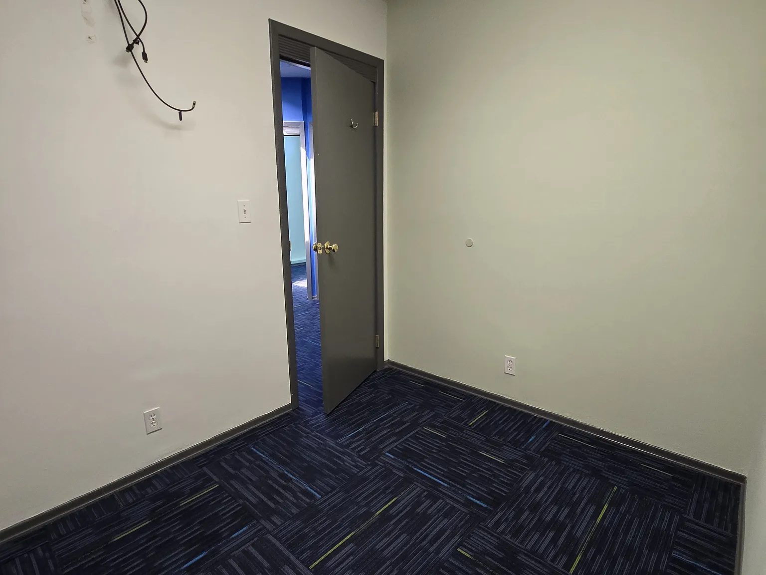 Studio, 900 sqft, $2,200 — Photo 3