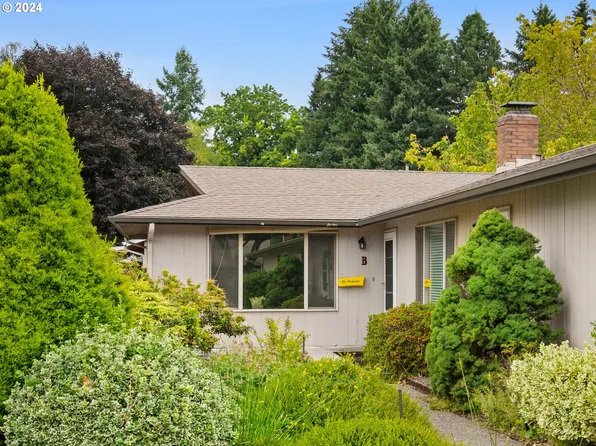 3838 NE 45th St APT B, Vancouver, WA 98661