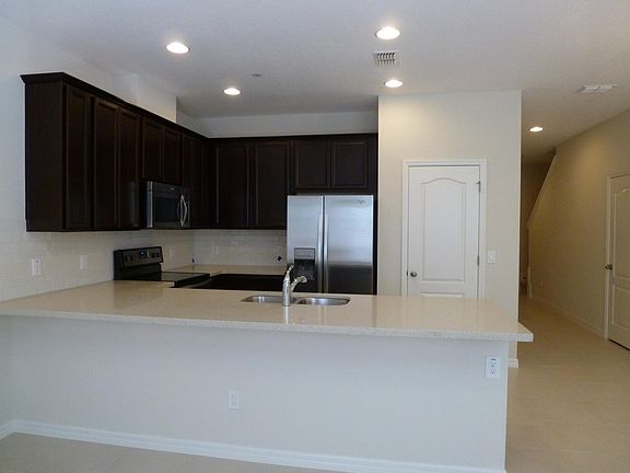 3rd image of 42 Zamora Pl