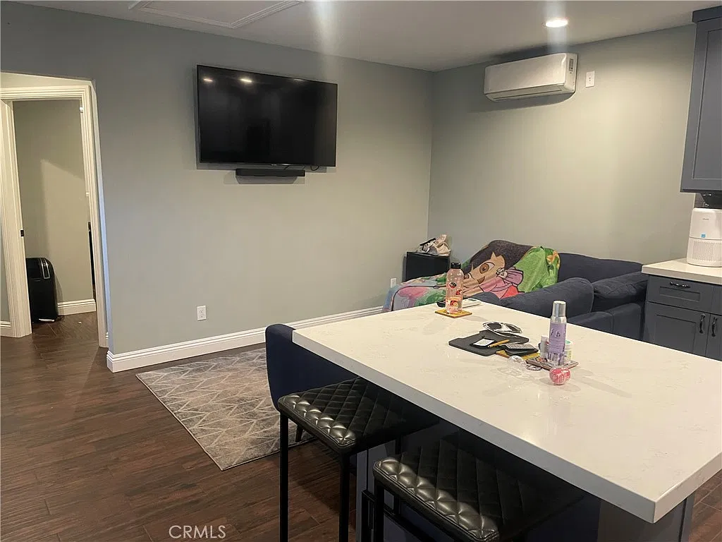 1 bed, 700 sqft, $2,150 — Photo 4