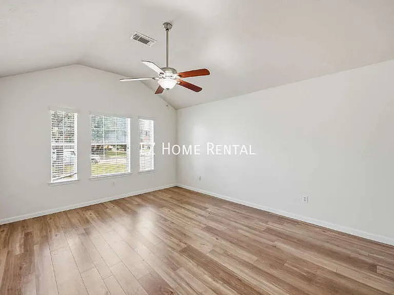 2619 Dylans Crossing Dr — Photo 8