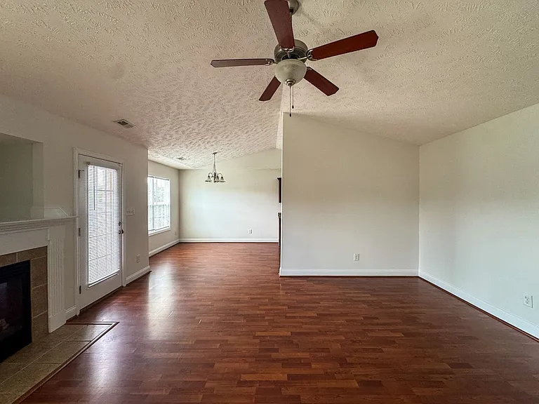 169 Wolfpoint Dr — Photo 4