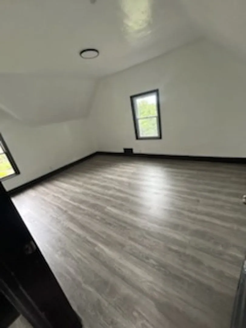 Newly Update 3 bedroom 1 bath house for rent in Port Vue! — Photo 4