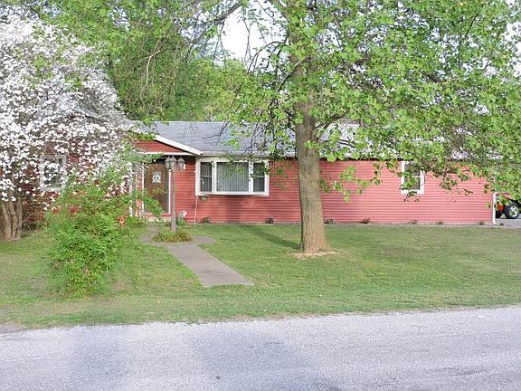 2nd image of 501 Cambridge Dr