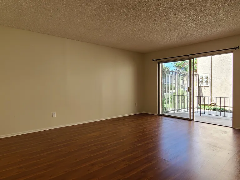 Baltimore Apartments — Photo 11