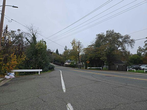 5th image of 8077 Sunset Ave