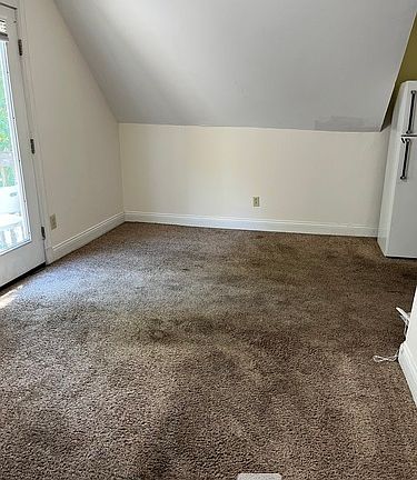 4th image of 438 Woodland Ave APT 2