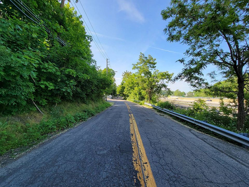 2nd image of 419 Sprain Rd