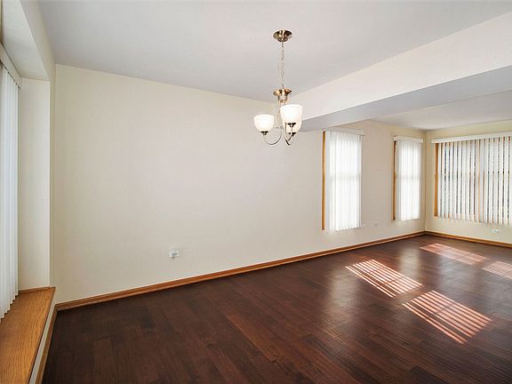 4th image of 9057 Newcastle Ct