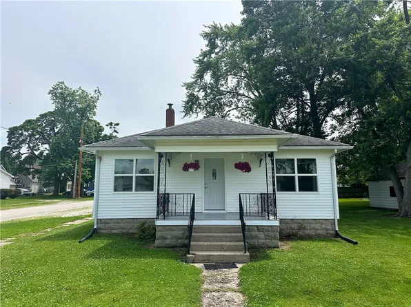 126 E Elliott St, Paris, IL 61944