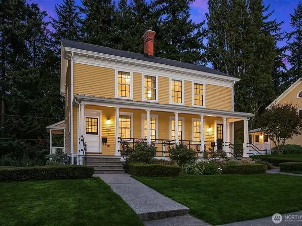 4422 Montana Circle W, Seattle, WA 98199